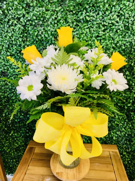 Rose, Mum and Daisies Arrangement — Alabaster Florist