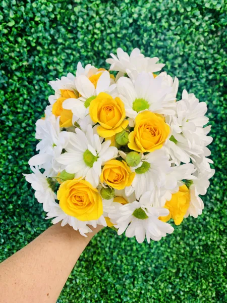 Daisies and Spray Rose Bouquet — Alabaster Florist