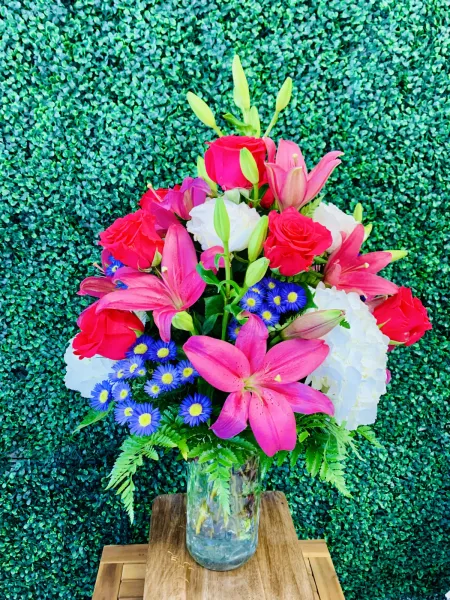Lilies, Roses and Hydrangeas — Alabaster Florist